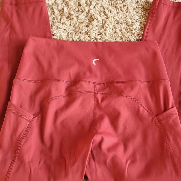Zyia Capri Length Rusty Red Athletic Leggings Womans Size 6-8 - Picture 2 of 6